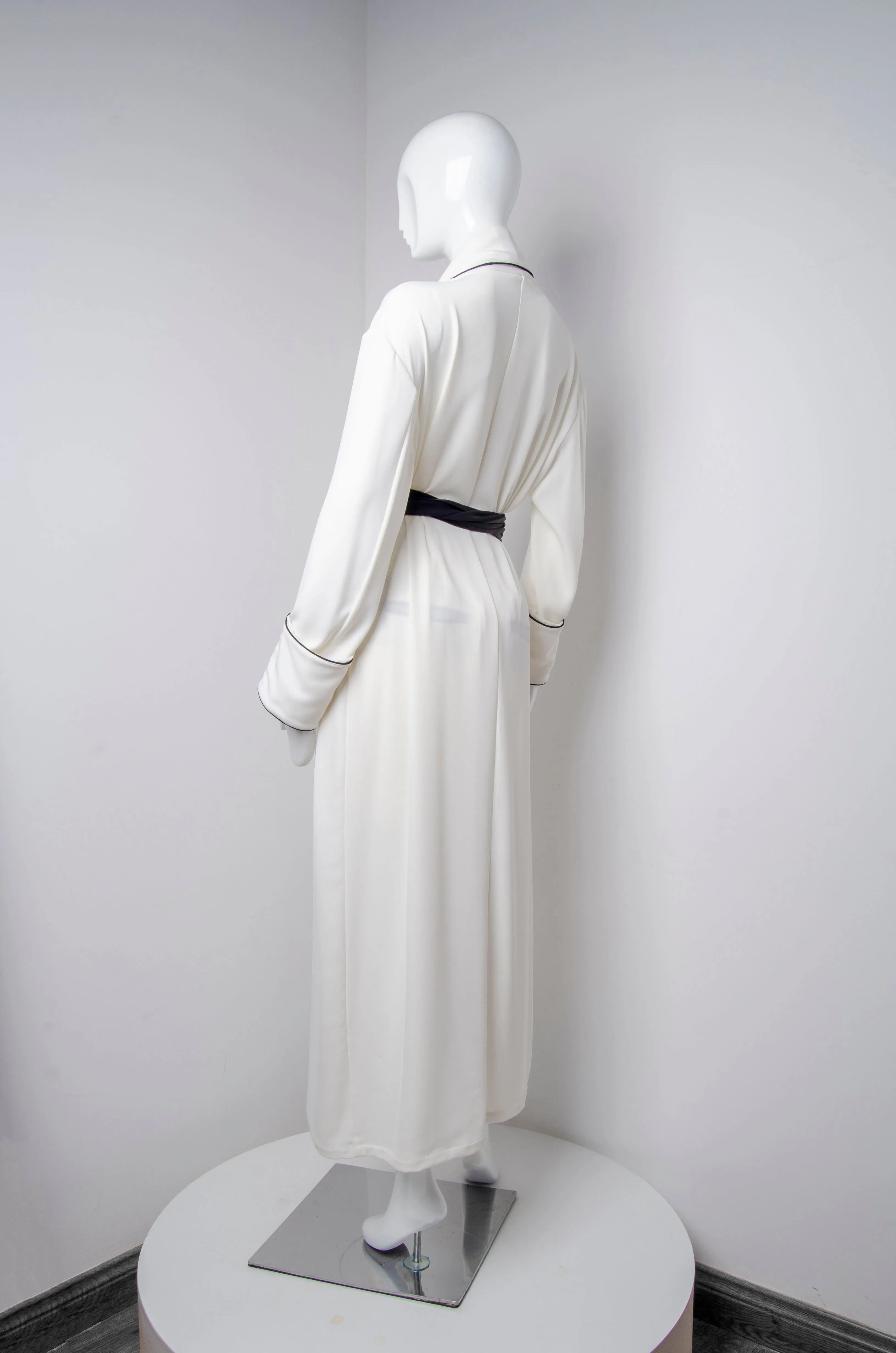 White Pyjama Chic Robe